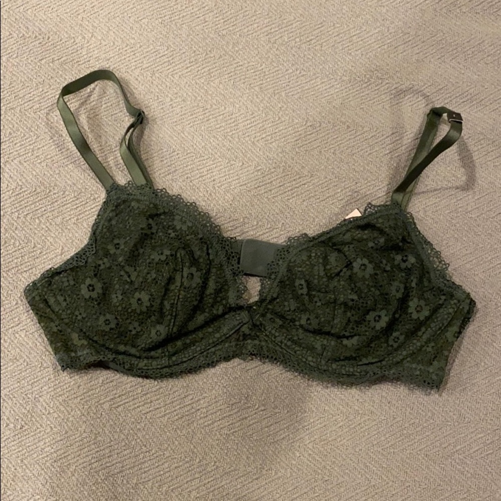 VS Lace underwire bralette
